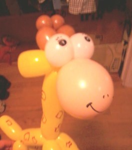 giraffe balloon animal